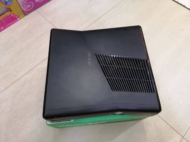 Xbox 360 slim 2