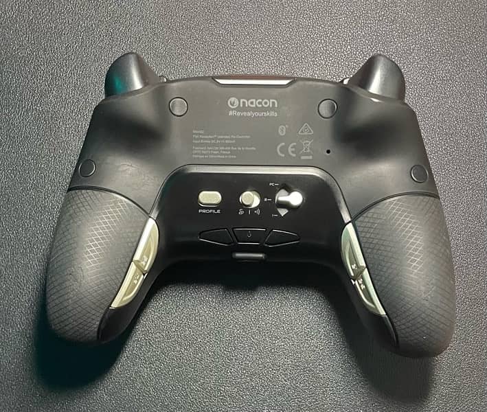 Nacon Pro Controller for PC and Ps4 3