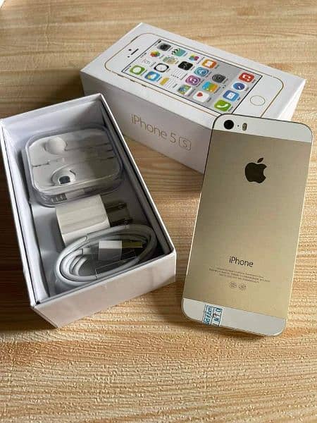 iPhone 5S 64GB my WhatsApp number 03266809805 - Mobile Phones