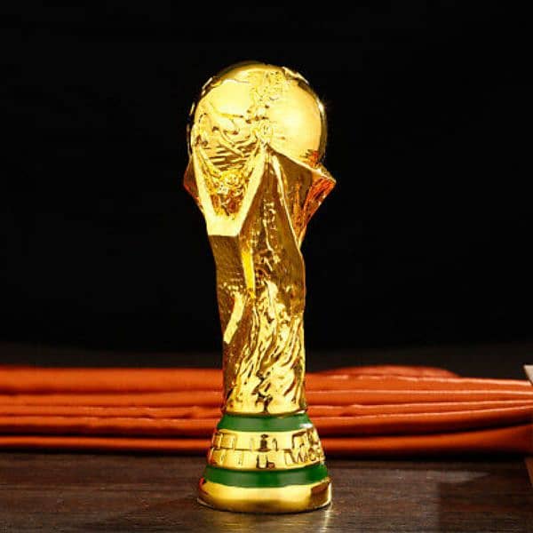 FOOTBALL FIFA WORLD CUP TROPHY GOLD 0