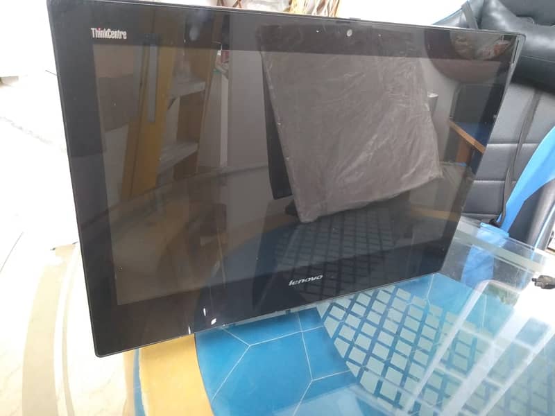 Lenovo ThinkCentre Edge 21.5" Full HD All-In-One Computer 0