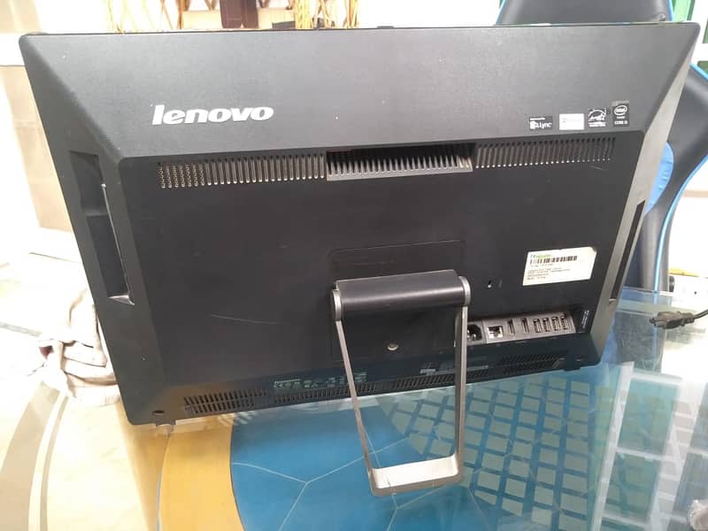 Lenovo ThinkCentre Edge 21.5" Full HD All-In-One Computer 4