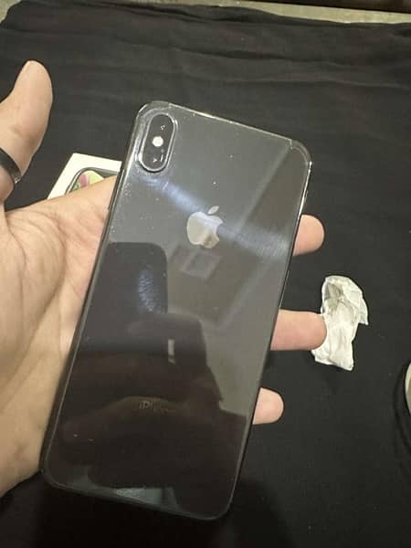 Iphone Xsmax PTA Approved Complete  Box (64) GB Black Color 3