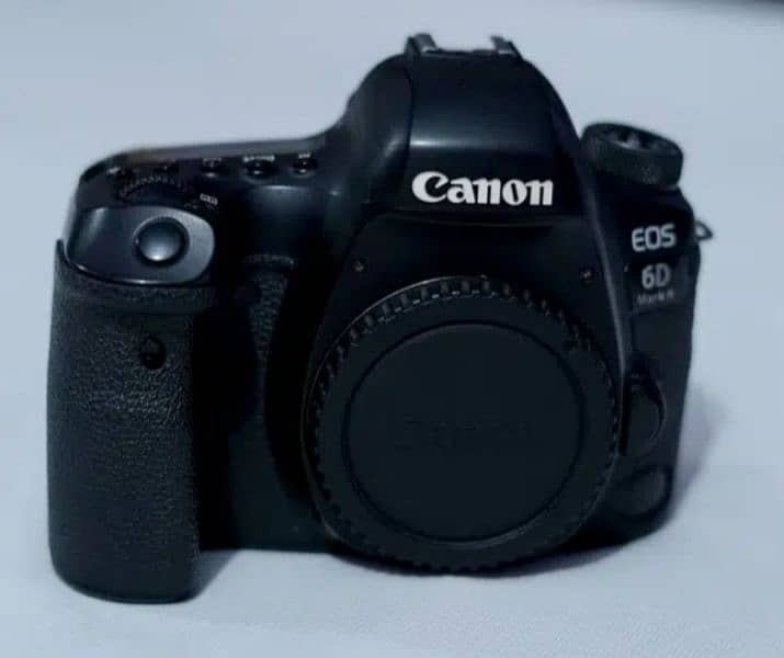 Canon 6d Mark ii & 70-200-2.8 lens 0
