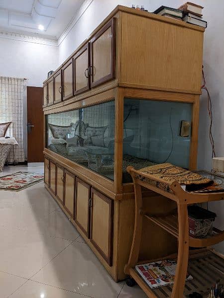 Aquarium 9x2x2 feet 0