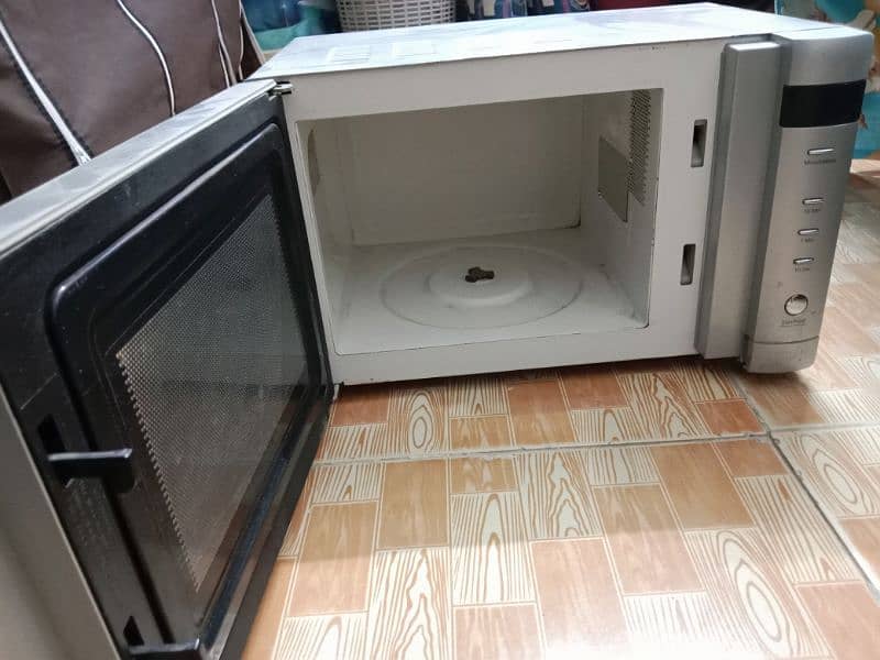 Microwave oven Dawlance For Sale 0