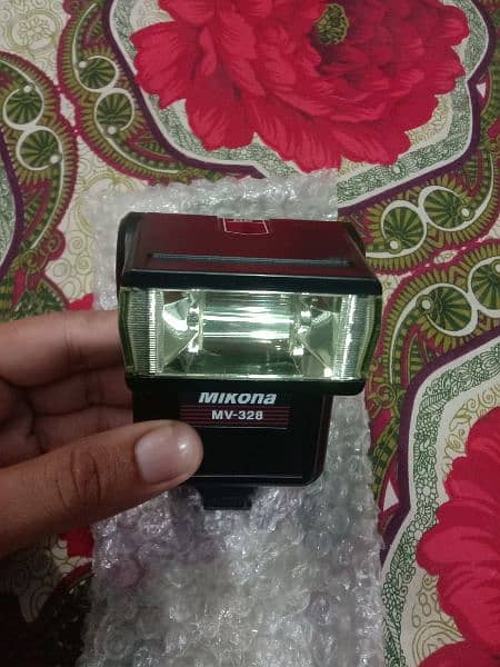 Camera Flash For Sale Mint Condition 2