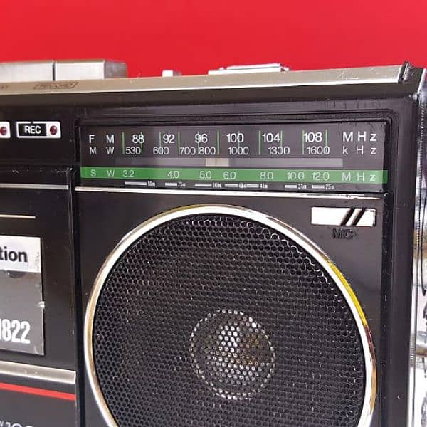 Vintage National Cassette Recorder Radio 2