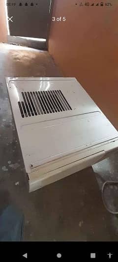 I m selling 0.75 ton ac in Excellent condition without gas l gas