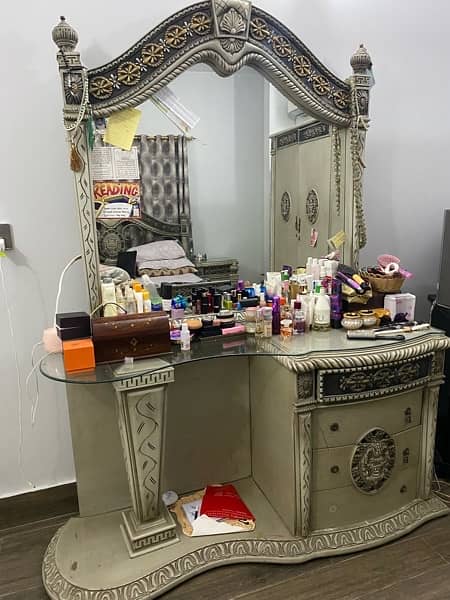 dressing table 1