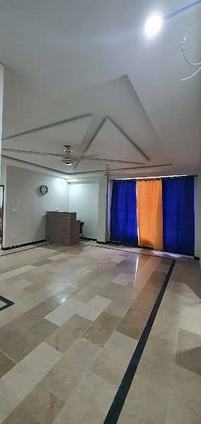 B-17 Save sequre Daily basis 1bed flat available for rent 4