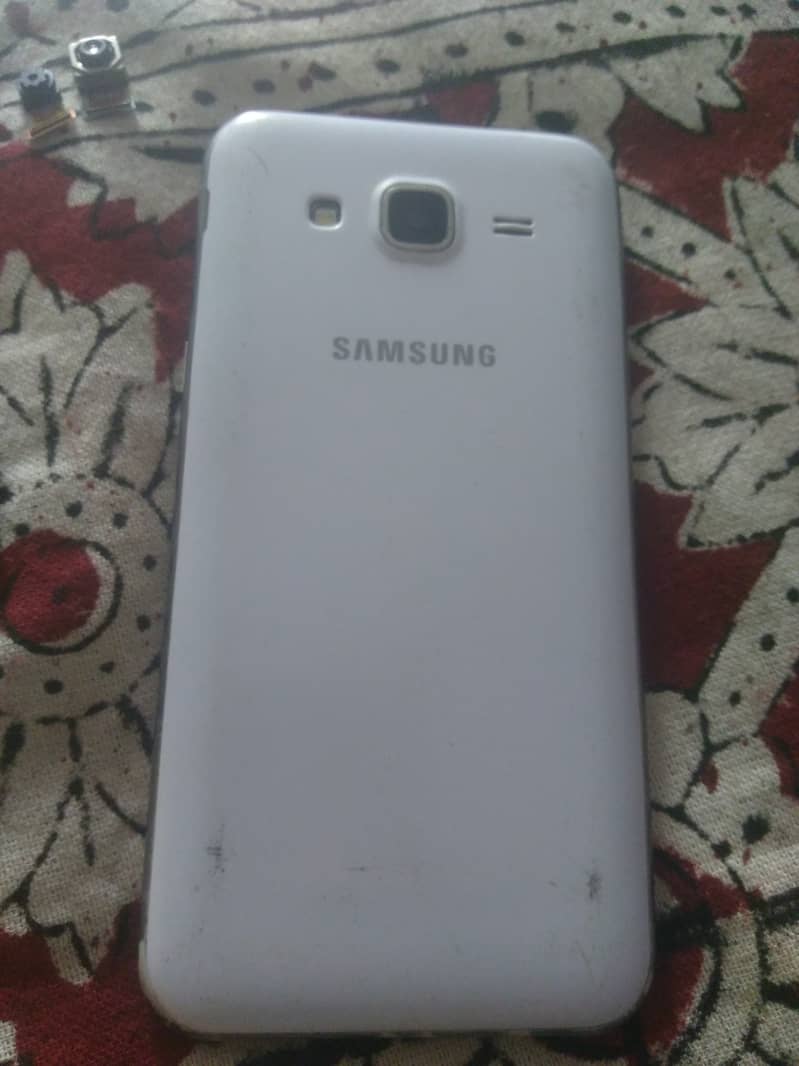 Samsung j5000 0