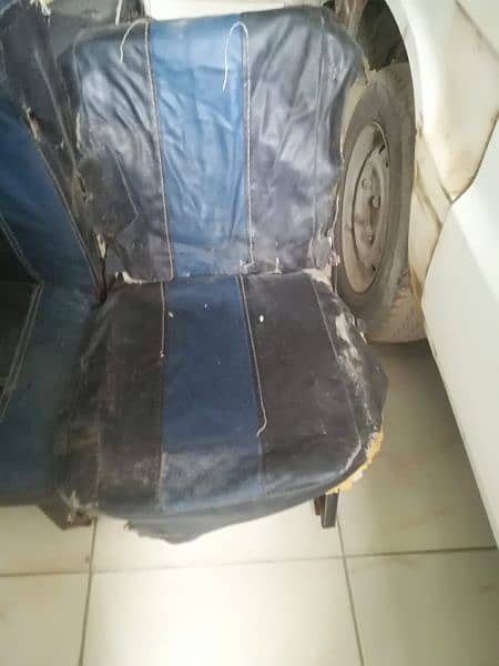 Hiroof seats 1