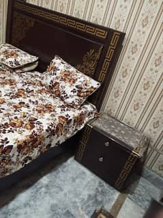 Beautiful wood Bed For Sale