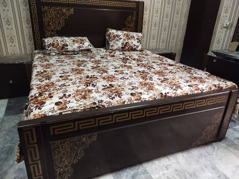 Beautiful wood Bed For Sale 3