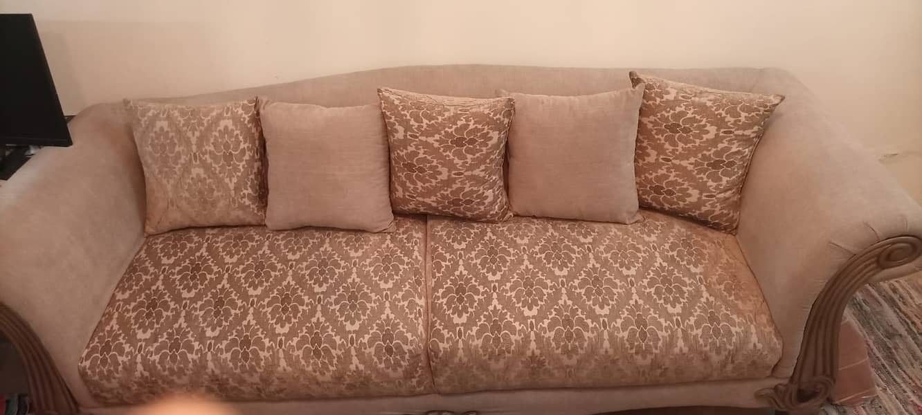 Very Less Used 7 Seater Sofa Set for Sale 0