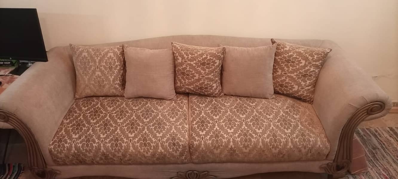 Very Less Used 7 Seater Sofa Set for Sale 4