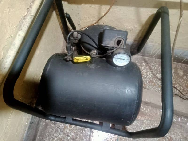 Air compressor and cylinder 1