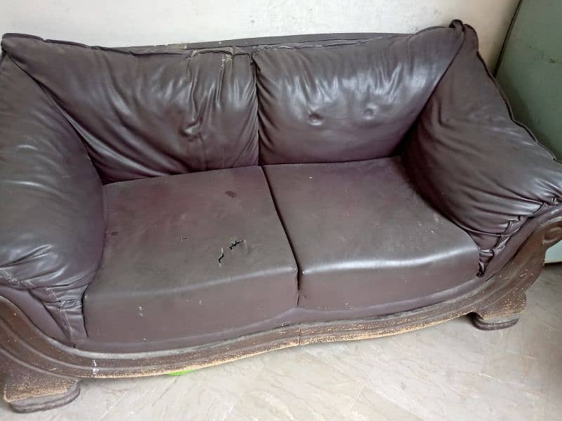 Sofa set in used condition 2