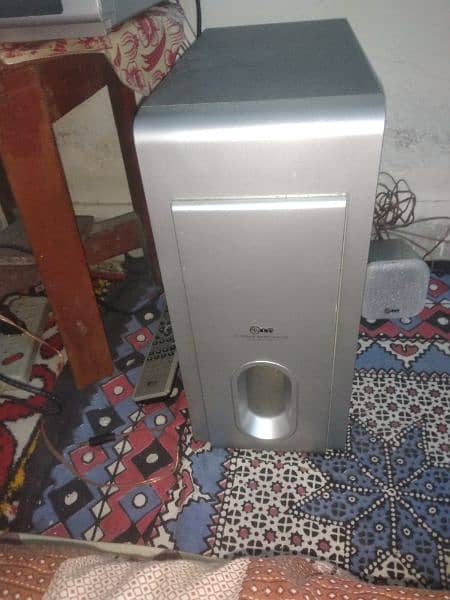 LG sound system with amplifier remote Baser small speakers 0