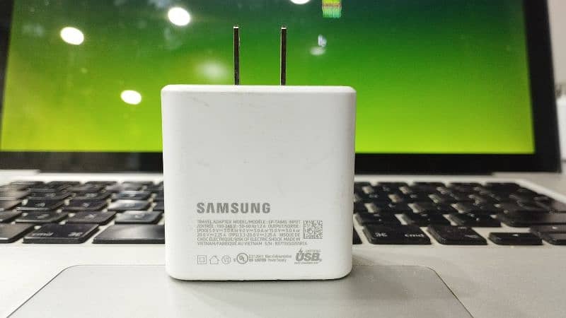 Samsung 45 W Super Fast Charger 1