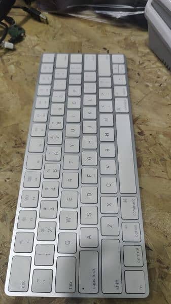 Apple magic 2 Bluetooth keyboard 0