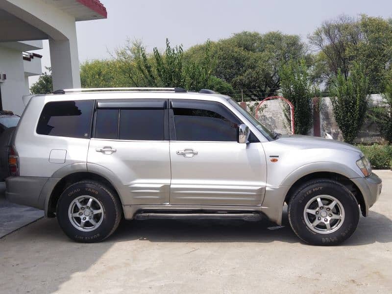 Mitsubishi Pajero 4