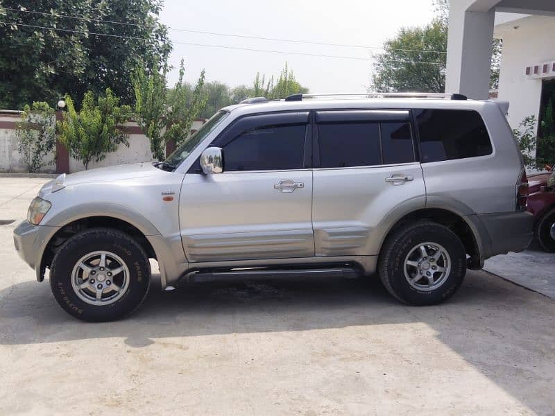 Mitsubishi Pajero 6