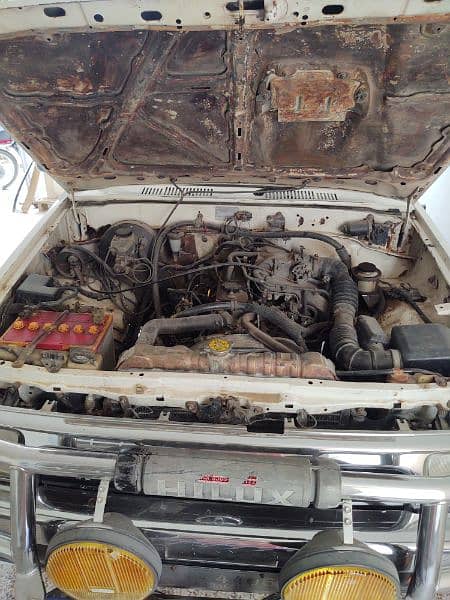 Toyota Hilux double cabin 4×4 12