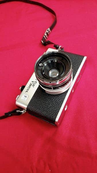 Vintage Yashica MG1 Camera Made in japen 0