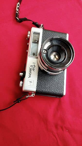 Vintage Yashica MG1 Camera Made in japen 1