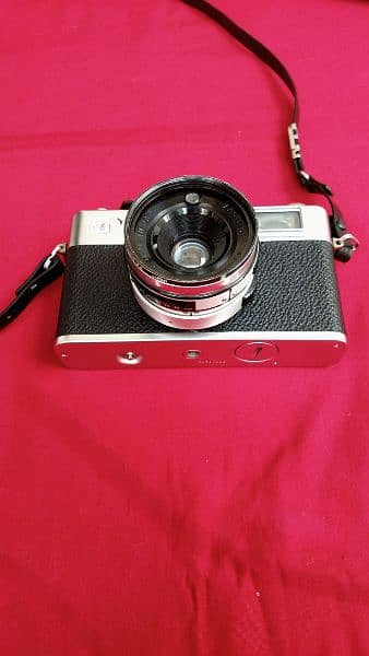 Vintage Yashica MG1 Camera Made in japen 2