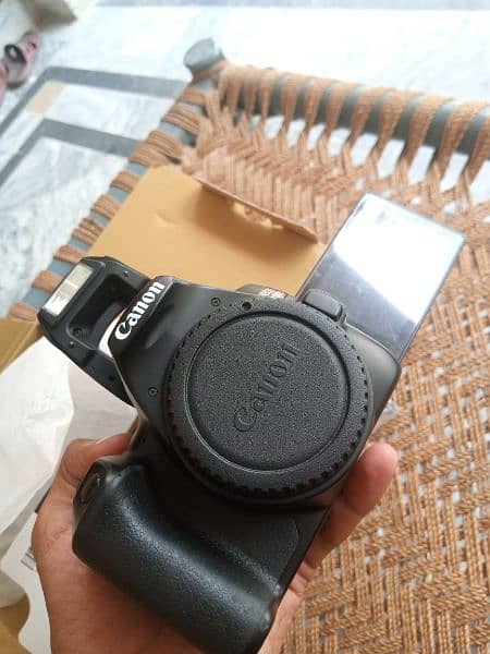 Canon EOS 200D ii 8