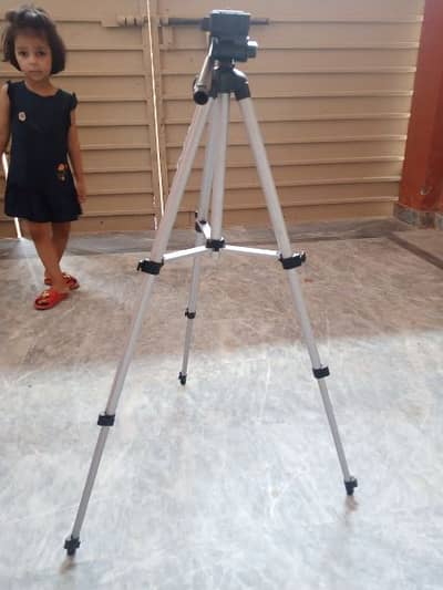 dslr camera trypod with balnce level indicator