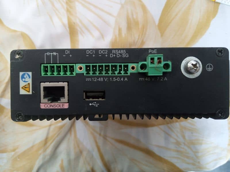 Huawei AR550 PoE switch 5