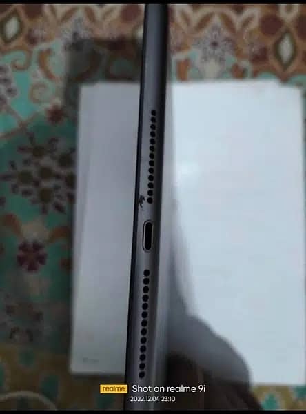 ipad 5th generation , Model 2017, 32Gb 4