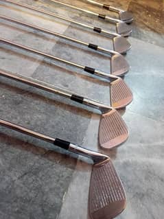 Ben hogan apex 2 irons set and 1 wood, right hand. Old model, 8 Clubs