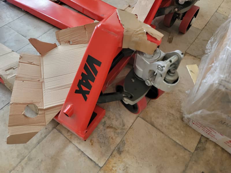 VMAX 3 Ton Brand New Hand Pallet Trucks forklifts fork lifters 4 Sale 5