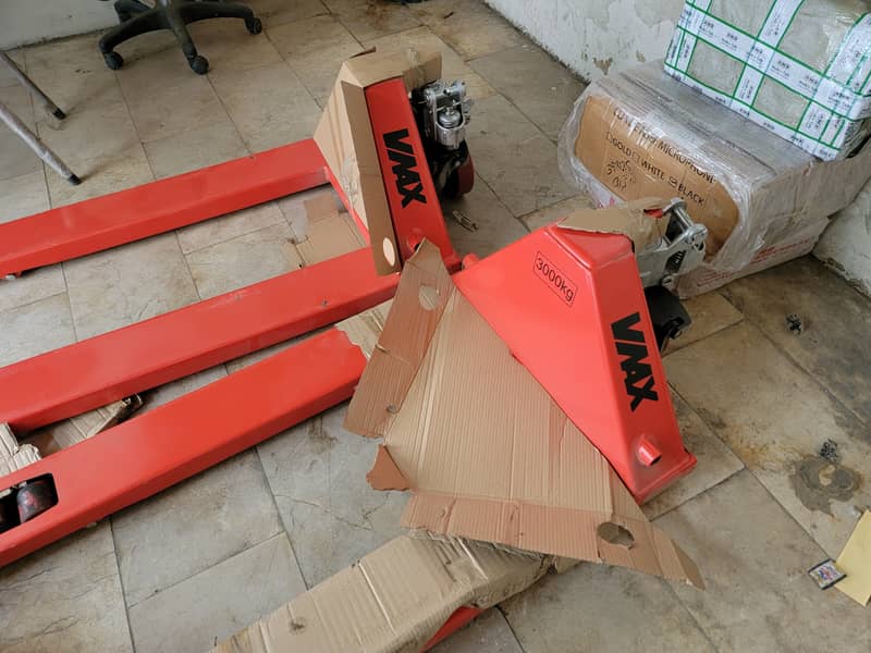 VMAX 3 Ton Brand New Hand Pallet Trucks forklifts fork lifters 4 Sale 9