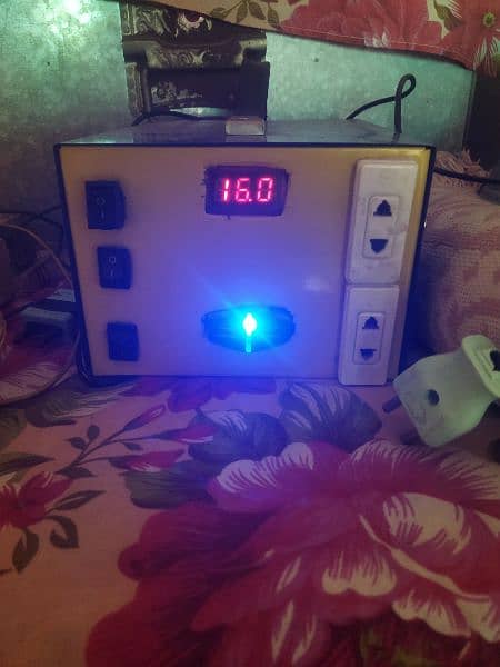 50 ampr UPS lithium technology battery iske andar install hai 0