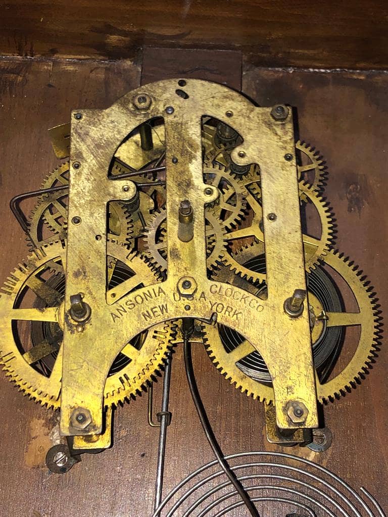 ANTIQUE WORLD PRESENTS AUNIQUE WALL CLOCK ANOSONIA USA IN WORKING 2