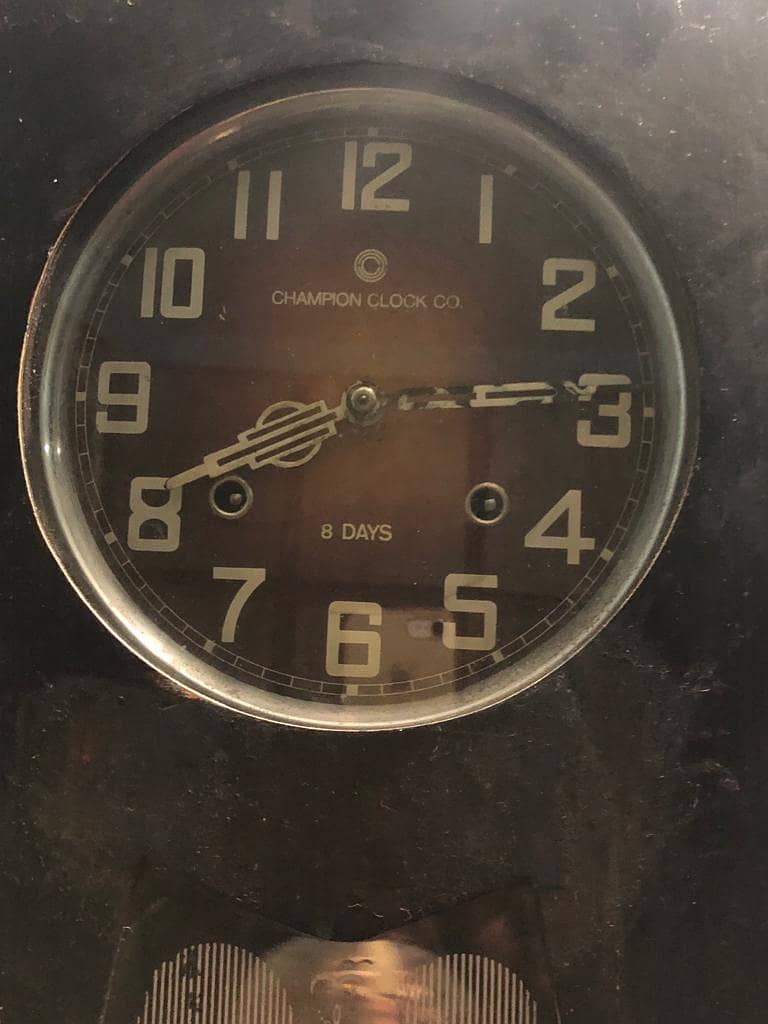 ANTIQUE WORLD PRESENTS AUNIQUE WALL CLOCK ANOSONIA USA IN WORKING 8