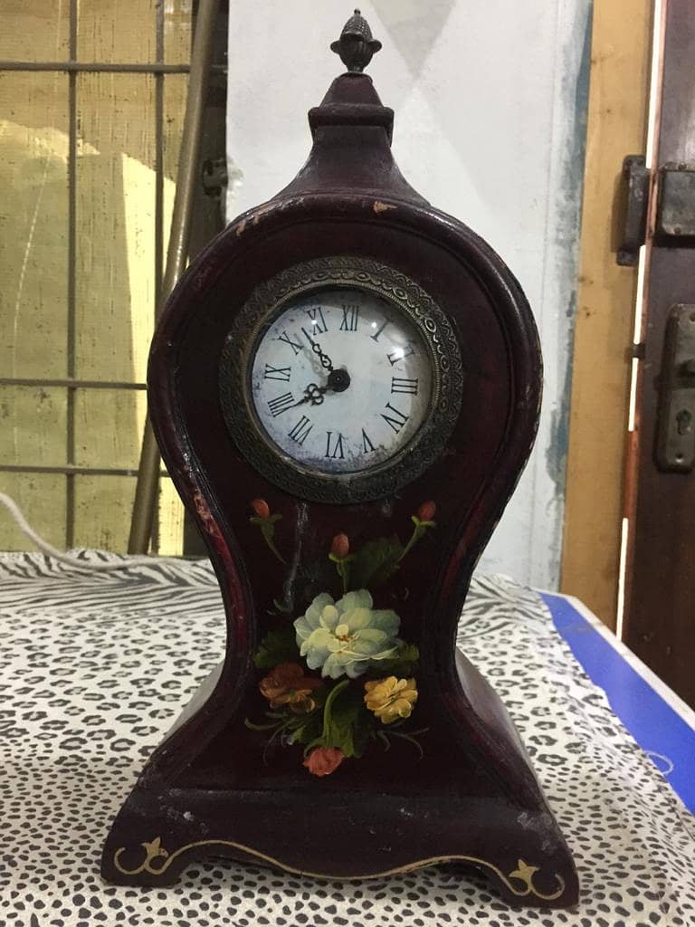 ANTIQUE WORLD PRESENTS AUNIQUE WALL CLOCK ANOSONIA USA IN WORKING 13