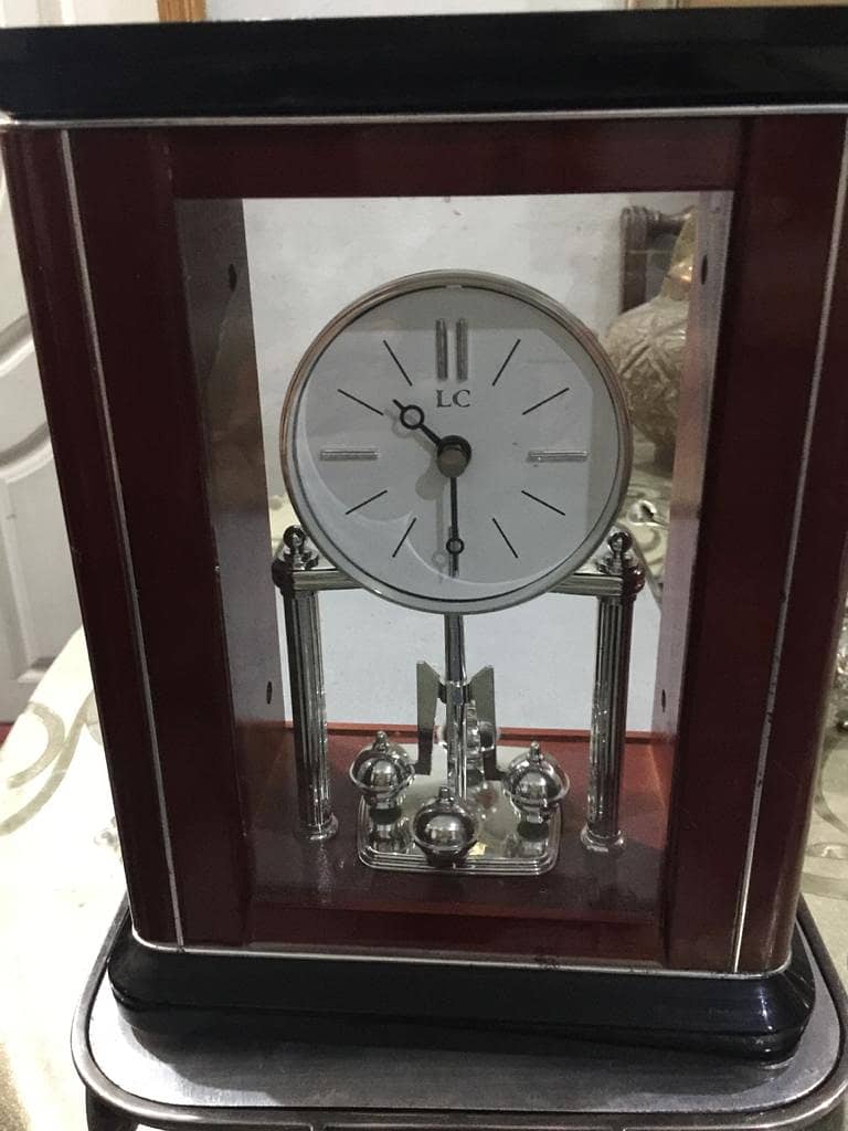ANTIQUE WORLD PRESENTS AUNIQUE WALL CLOCK ANOSONIA USA IN WORKING 15