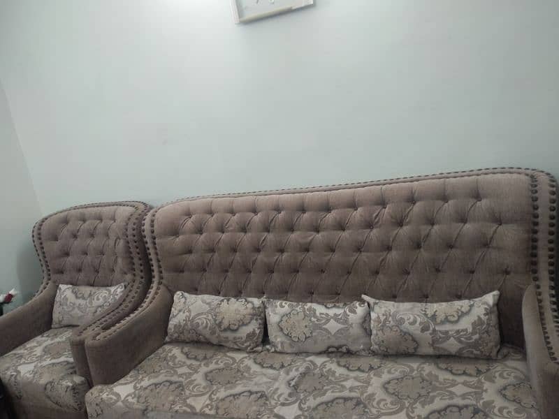 selling 7seater sofa set 0