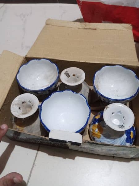 Ice cream set , cup and spoon china clay crockery 1