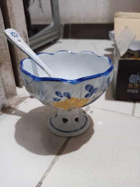 Ice cream set , cup and spoon china clay crockery 3