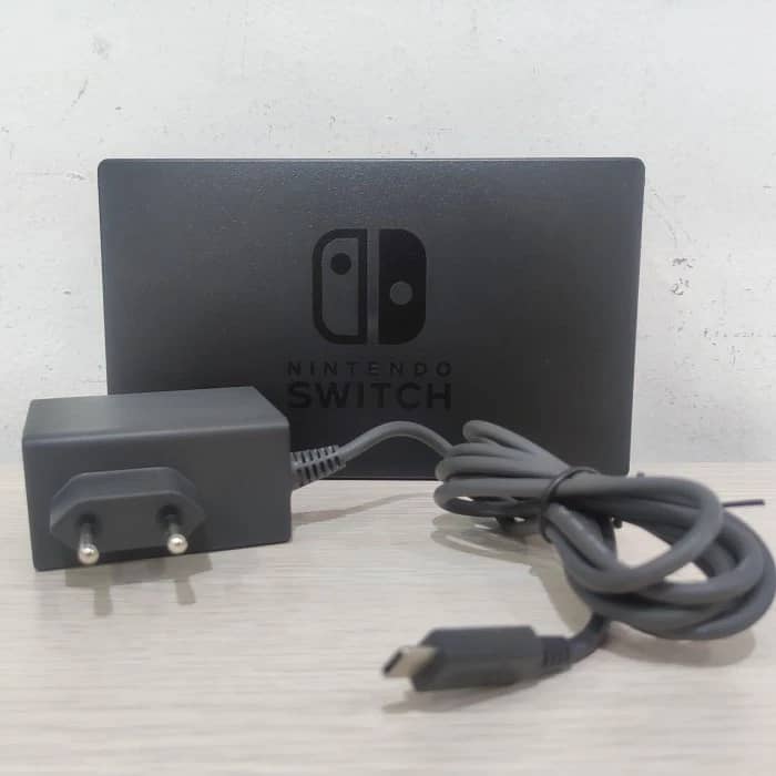 Nintendo switch Dock and Original Charger 0