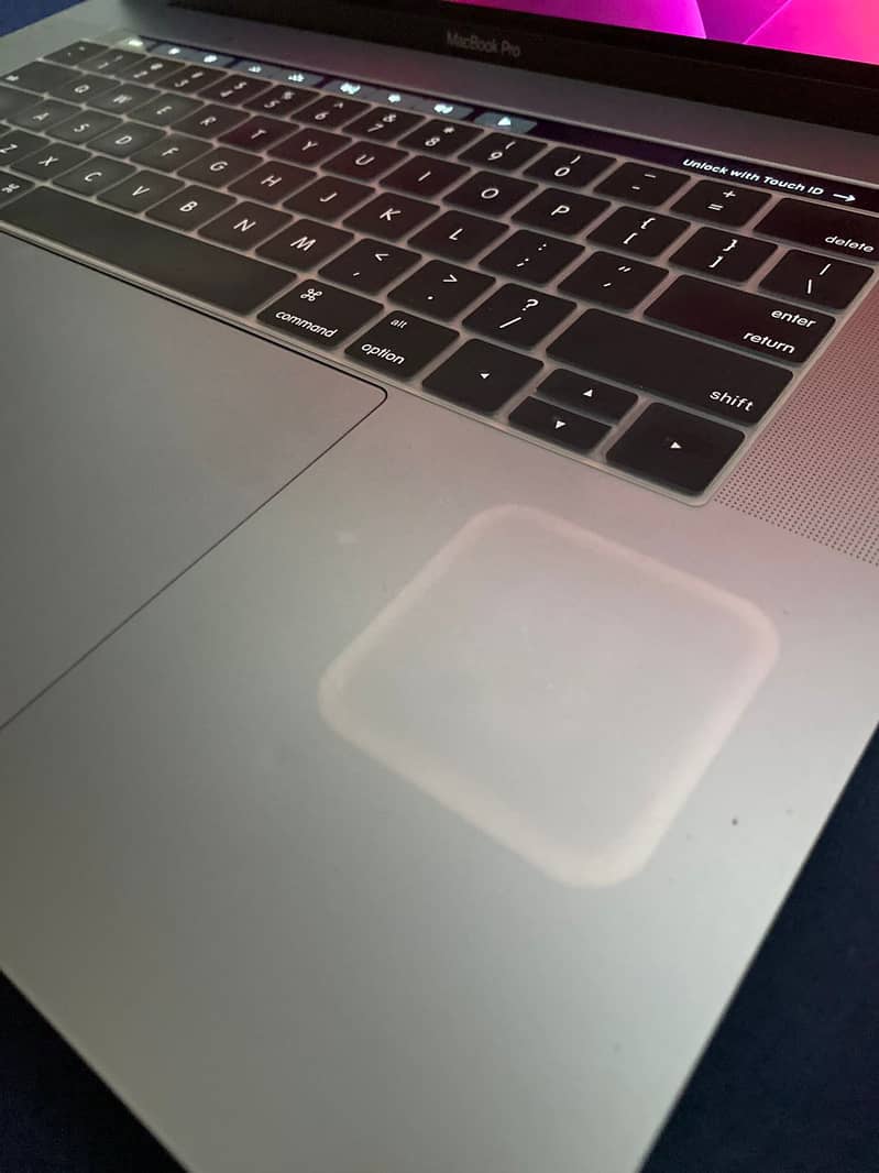 15'' MacBook Pro 2017 4