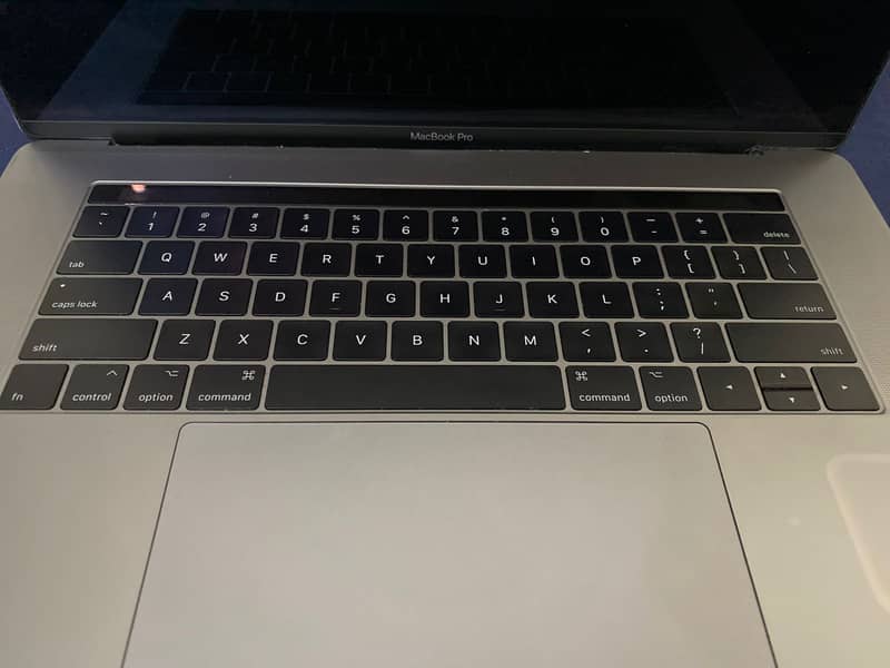 15'' MacBook Pro 2017 2